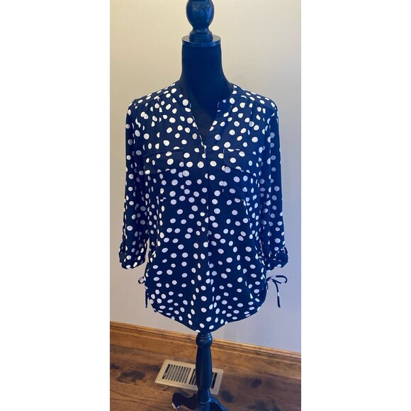 Roz & Ali Blouse Size Medium Navy White Polka Dot Top Ruching Sides Flowy - Picture 1 of 11